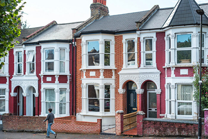 4 Bedroom Terraced House For Sale In Burgoyne Road, London, N4