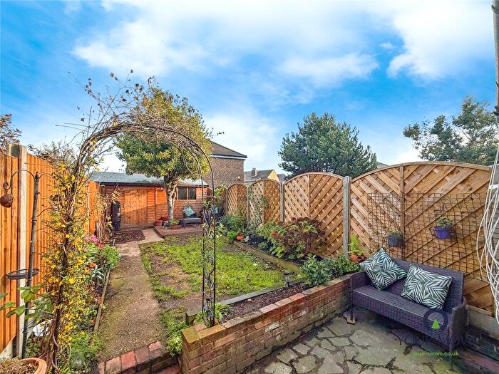 2 Bedroom Terraced House For Sale In Brook Street, Erith, DA8