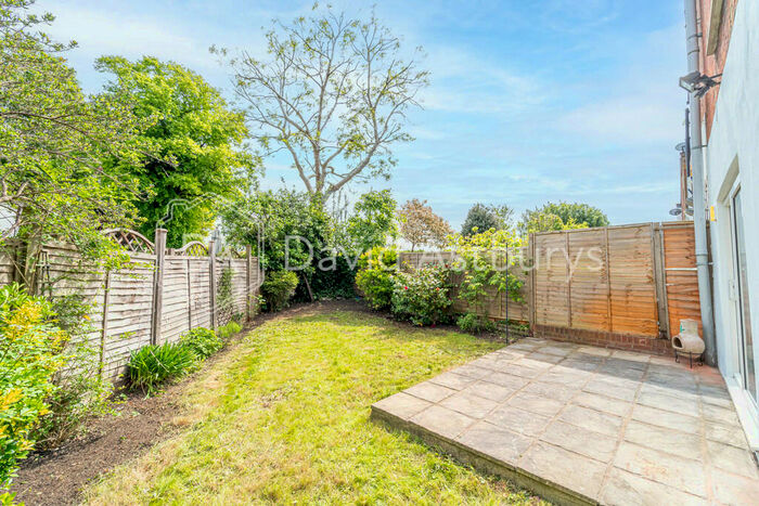 3 Bedroom Ground Flat To Rent In Cromwell Place, Highgate, London, N6