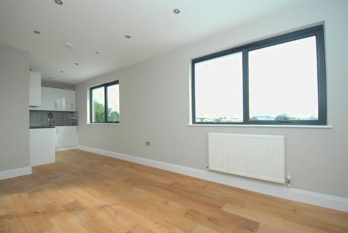 2 Bedroom Flat To Rent In Millbrook Way, Colnbrook, Slough, SL3