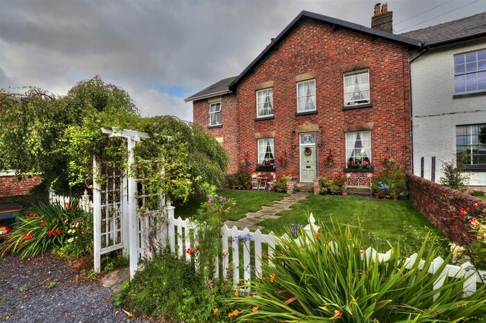 2 Bedroom Mews House For Sale In Lunt Road, Thornton, Liverpool, L29