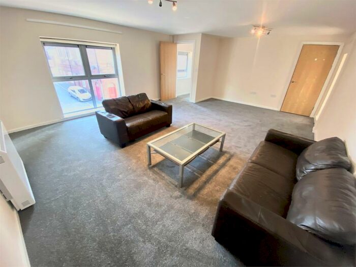 3 Bedroom Town House To Rent In River View, Sunderland, High Street East, Quayside, SR1