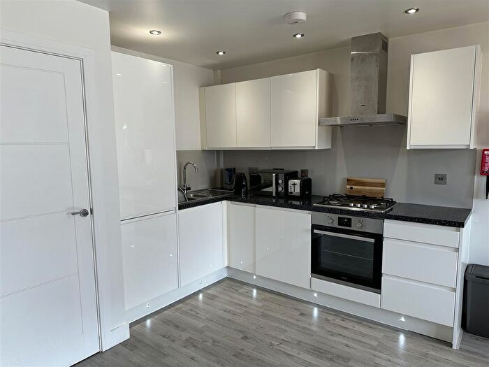 1 Bedroom Flat To Rent In Ground Floor, Queens Road, Farnborough, GU14