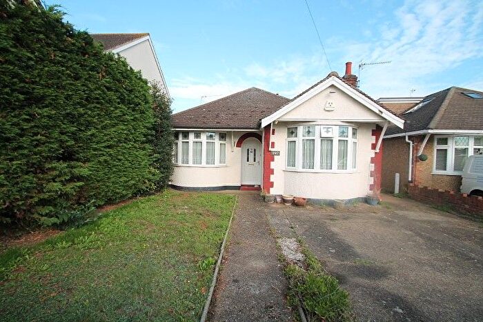 2 Bedroom Bungalow To Rent In Commercial Road, Staines-Upon-Thames, Middlesex, TW18