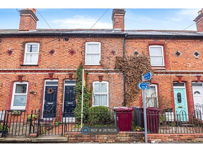 3 Bedroom Terraced House To Rent In Elgar Road, Reading, RG2