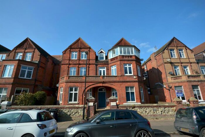 2 Bedroom Flat To Rent In Hartfield Road, Eastbourne, BN21