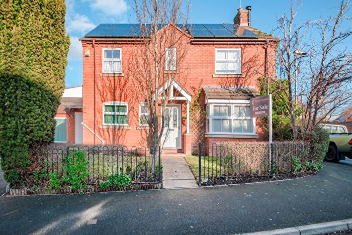 3 Bedroom Detached House For Sale In Ebsdorf Close, Bidford-On-Avon, B50