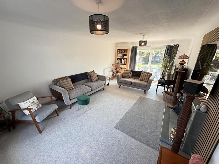 4 Bedroom Detached House For Sale In Thornton Crescent, Gayton, Wirral, CH60