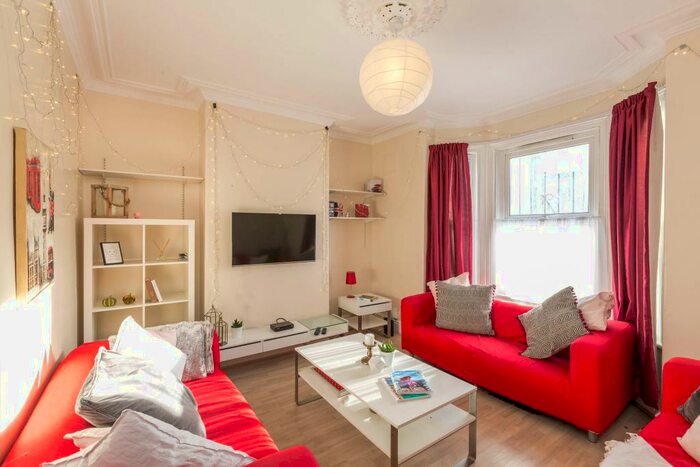 5 Bedroom End Of Terrace House To Rent In Thomas Street, Leeds, LS6