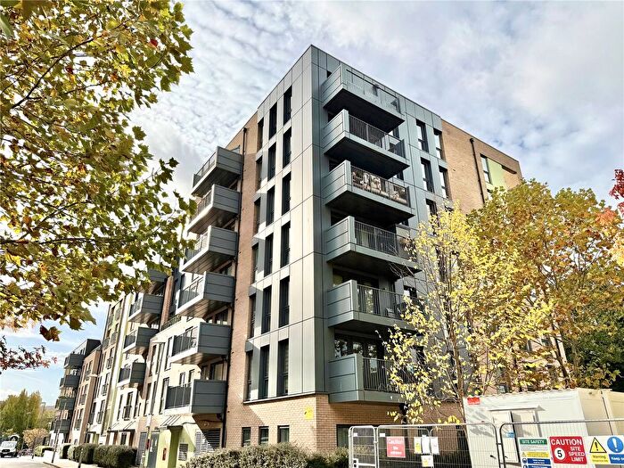 1 Bedroom Flat To Rent In Theodor Court, NW9