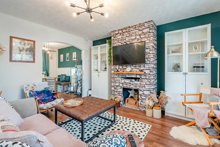 3 Bedroom Detached House For Sale In Meadow Rise, Undy, Caldicot, NP26