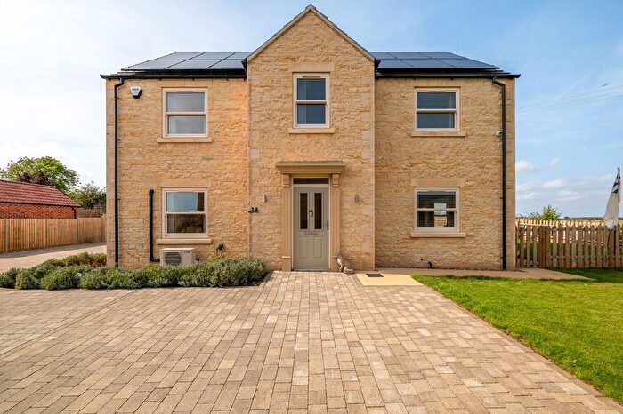 5 Bedroom Detached House For Sale In The Hawthorns, Cranwell Village, NG34