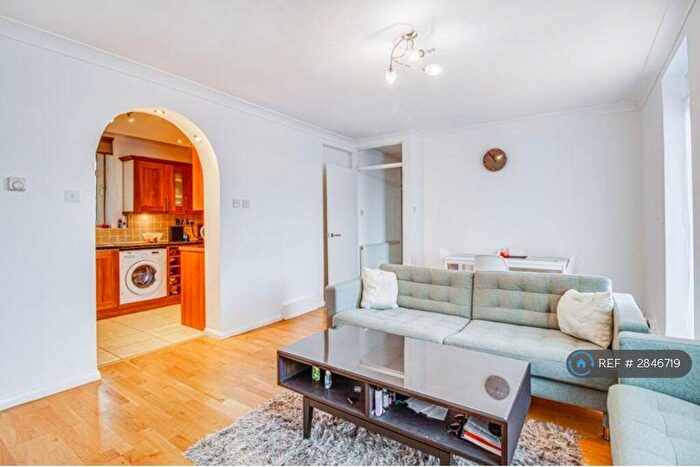 3 Bedroom Flat To Rent In Ferron Road, London, E5