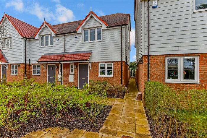 2 Bedroom End Of Terrace House For Sale In Old School Place, Headcorn, Kent, TN27