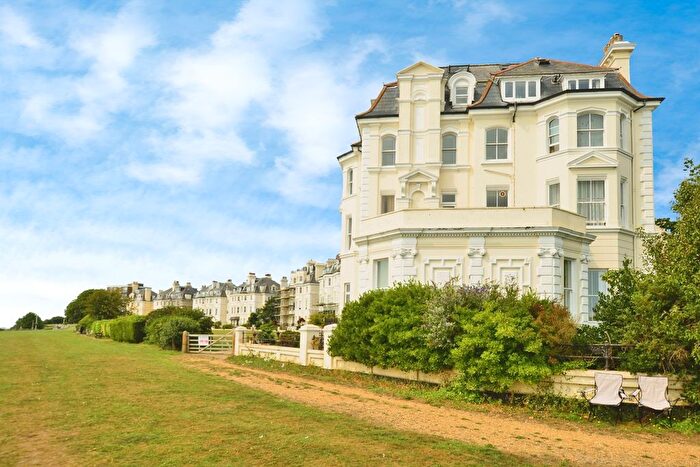 3 Bedroom Flat For Sale In Clifton Crescent, Folkestone, Kent, CT20