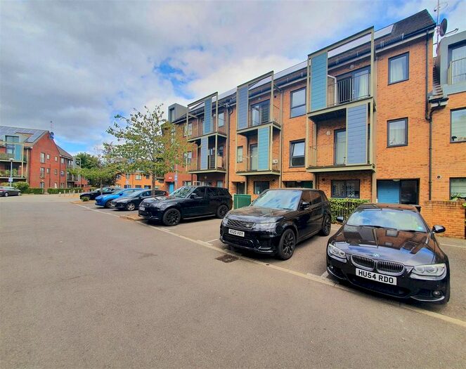 2 Bedroom Flat To Rent In Lovett Court, Dairy Close, Enfield, EN3