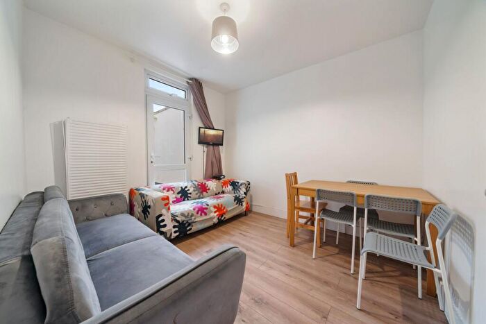 4 Bedroom House To Rent In Scales Road, London, N17
