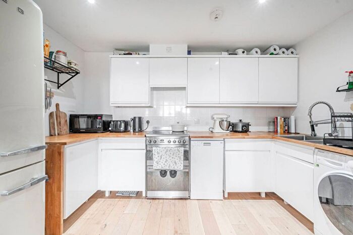 2 Bedroom Flat For Sale In Ovaltine Drive, Hemel Hempstead, WD4