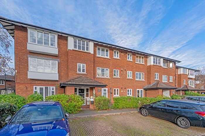 2 Bedroom Flat For Sale In Kingsworthy Close, Kingston Upon Thames, KT1