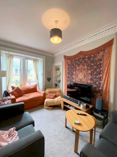 2 Bedroom Flat To Rent In Cathcart Place, Dalry, Edinburgh, EH11