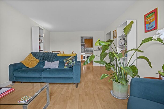 1 Bedroom Flat To Rent In Tanner Street, London, SE1