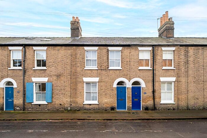 2 Bedroom Terraced House For Sale In Norwich Street, Cambridge, CB2