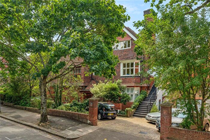 4 Bedroom Apartment For Sale In Redington Road, Hampstead, NW3
