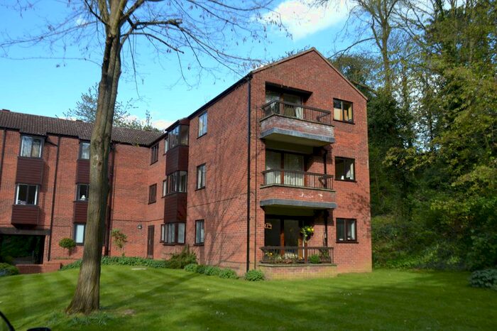 2 Bedroom Flat To Rent In Copperwood, Hertford, SG13