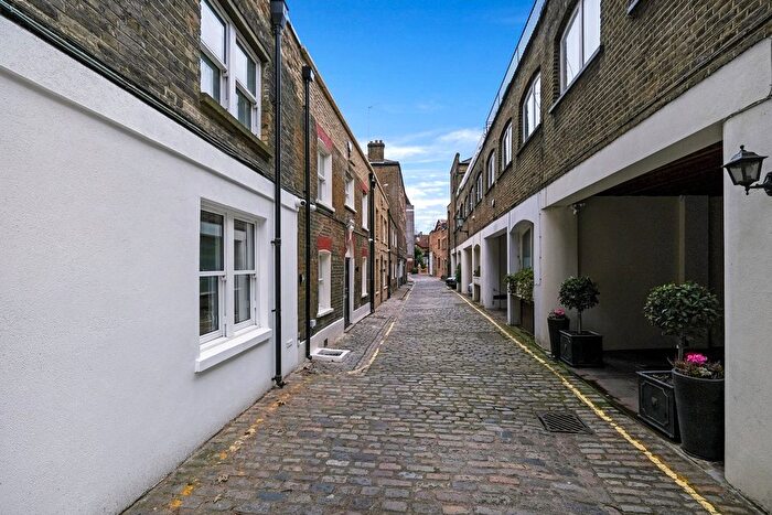 2 Bedroom Mews To Rent In Chapel Side, Moscow Road, London, W2