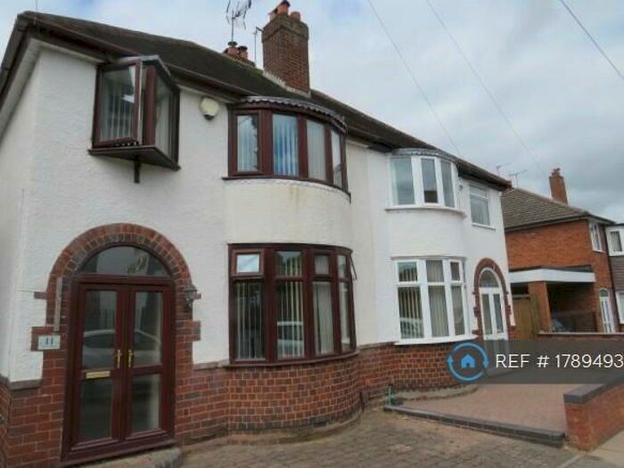 3 Bedroom Semi-Detached House To Rent In Wood Street, Tipton, DY4