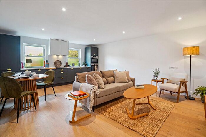 1 Bedroom Apartment For Sale In Archway Court, West Street, Marlow, Buckinghamshire, SL7