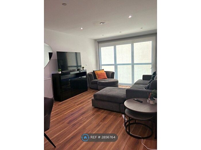 1 Bedroom Flat To Rent In Asquith Court, London, SE13