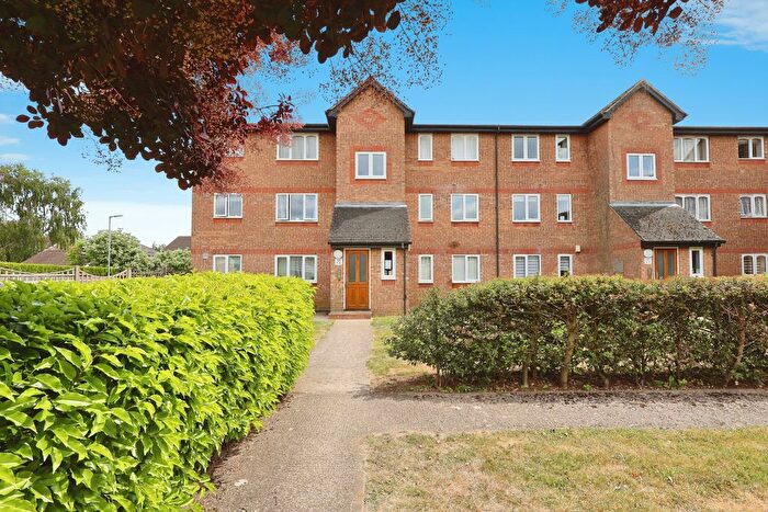 1 Bedroom Flat For Sale In Wedgewood Road, Hitchin, SG4