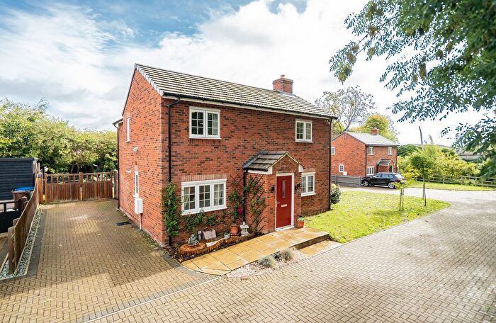 3 Bedroom Detached House For Sale In Grange Close, Newton Longville, Milton Keynes, MK17
