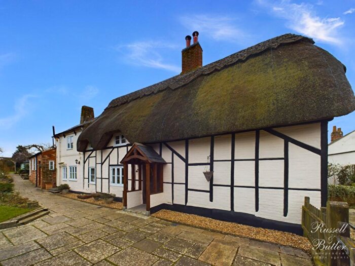 3 Bedroom Cottage For Sale In Main Street, Maids Moreton, Buckingham, MK18