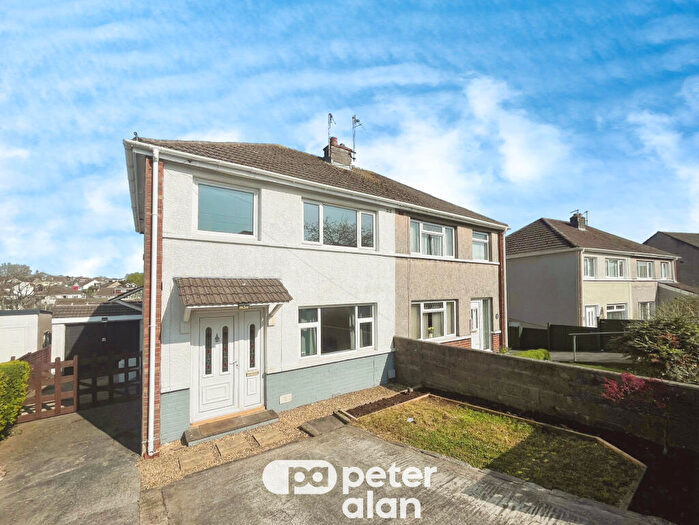 3 Bedroom House To Rent In Kipling Gardens, Bridgend, CF31