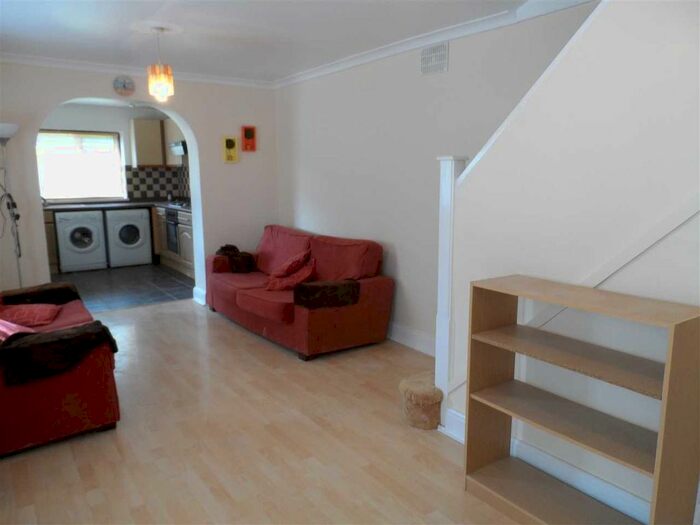 1 Bedroom Flat To Rent In Eccleston Road, London, W13