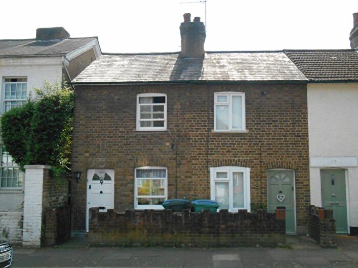 1 Bedroom Cottage To Rent In Church Road, Watford, WD17