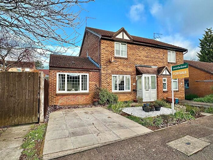 4 Bedroom Semi Detached House For Sale In Yeoman Meadow, East Hunsbury, Northampton, NN4