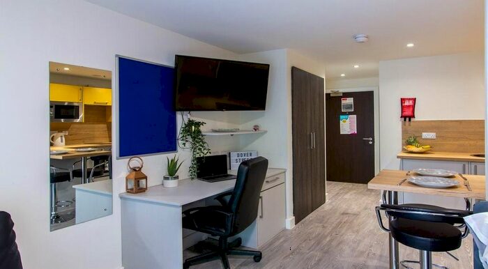 Studio To Rent In St. Georges Retail Park, St. Georges Way, Leicester, LE1