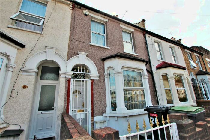 4 Bedroom Terraced House To Rent In Asplins Road, Tottenham, London, N17