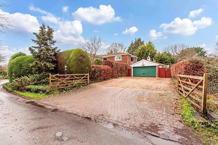 5 Bedroom Detached House For Sale In Punches Lane, Chichester, PO20