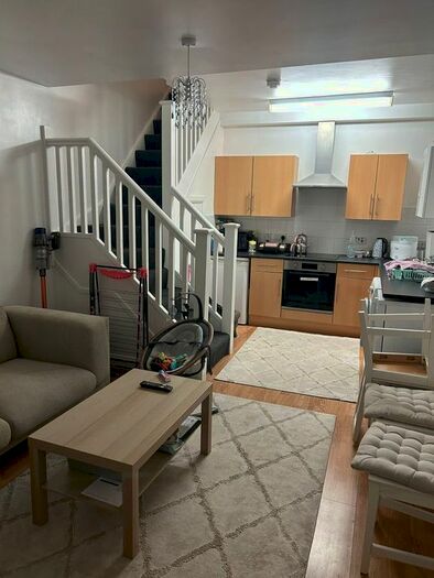 1 Bedroom Flat To Rent In Hertford Road, Enfield, EN3