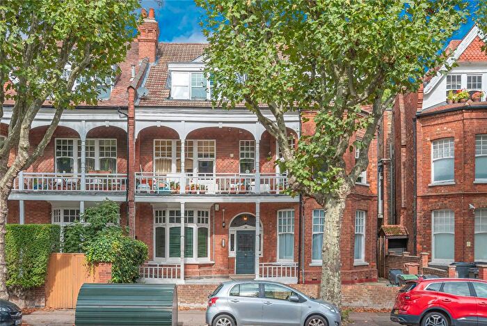 1 Bedroom Flat For Sale In Queens Avenue, London, N10