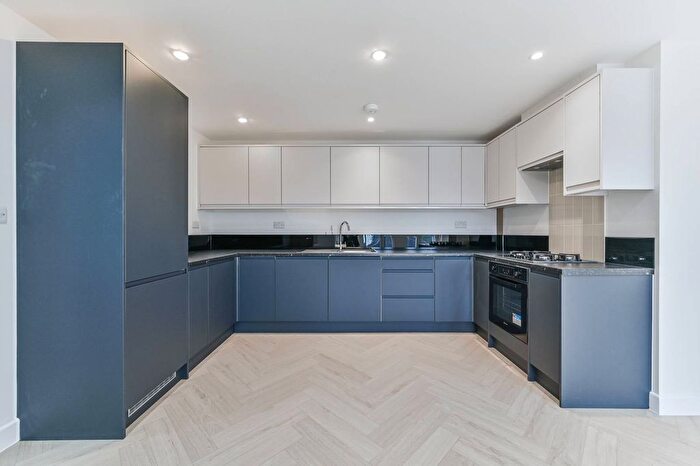 2 Bedroom Flat To Rent In Norbury Avenue, Norbury, London, SW16