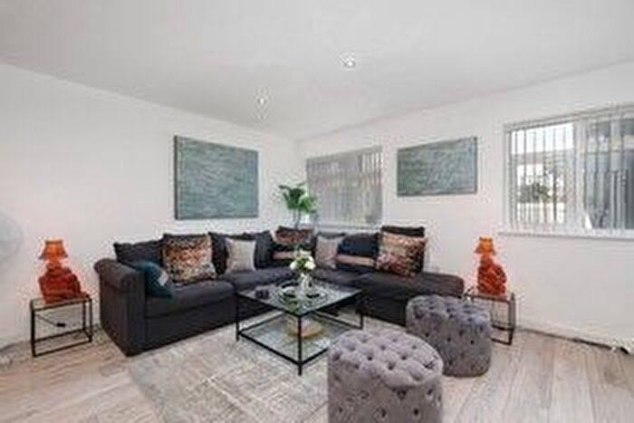 2 Bedroom Flat To Rent In The Runway, Ruislip, HA4