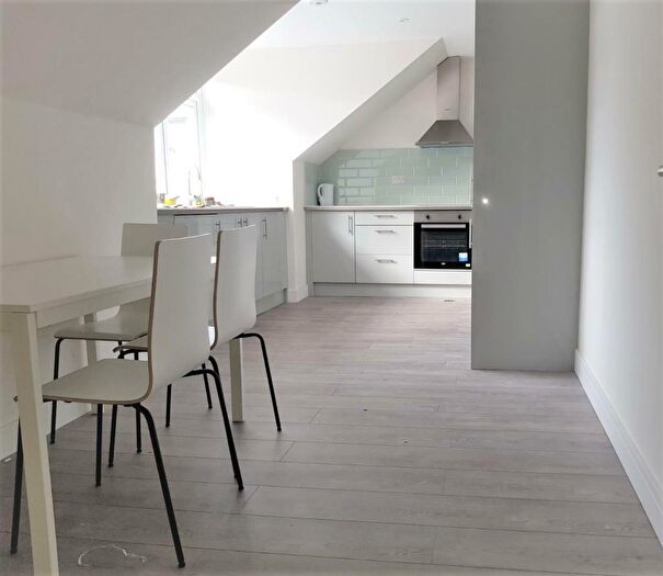 2 Bedroom Apartment To Rent In Uxbridge Road, Hatch End, Pinner, Middesex, HA5