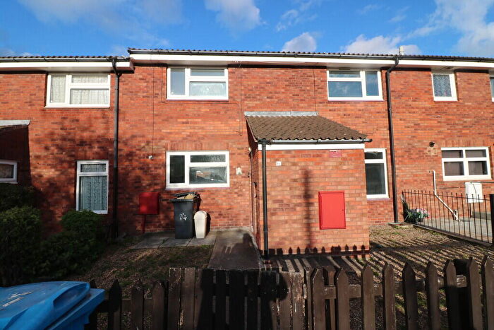 2 Bedroom Terraced House To Rent In Kingfisher Close, Bransholme, HU7