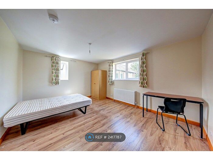 6 Bedroom Semi-Detached House To Rent In Gordon Road, Kingston Upon Thames, KT2