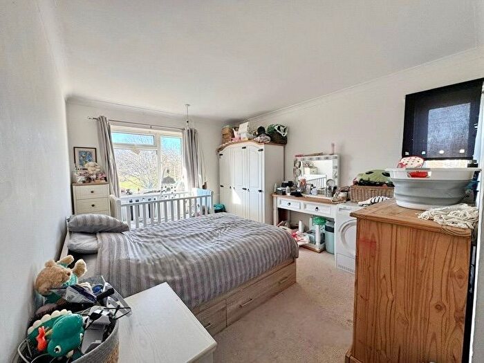 2 Bedroom Flat To Rent In Holloway Avenue, Bournemouth, BH11